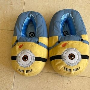 Despicable Me minion giant house slippers! Excellent condition